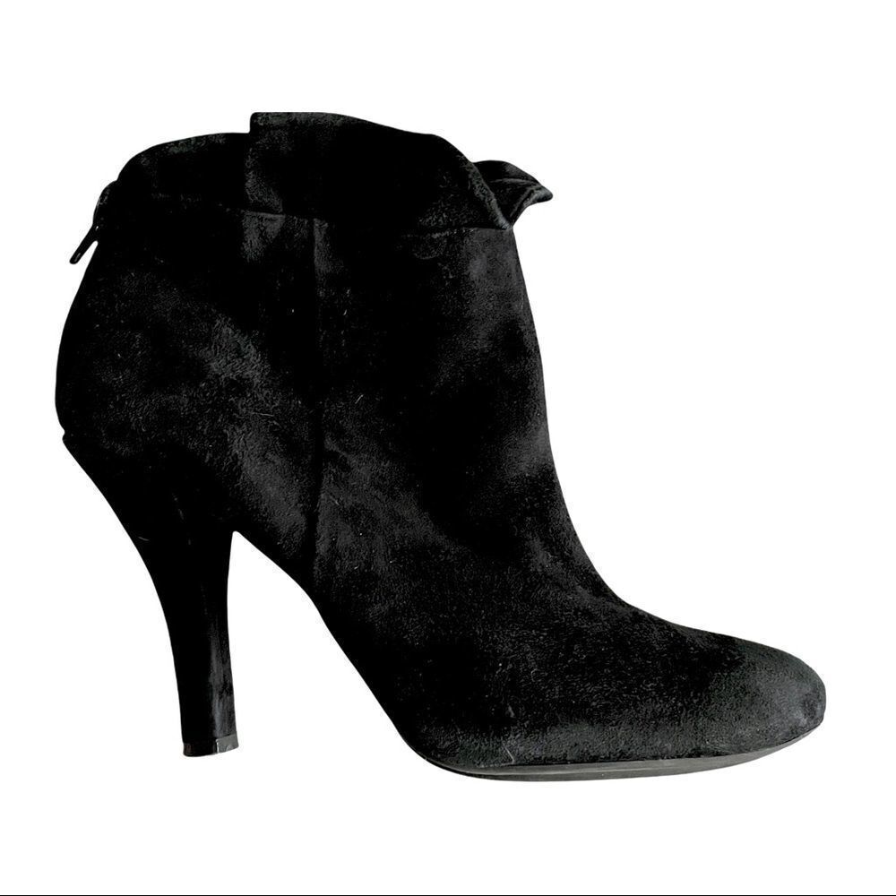 MTNY ME TOO NEW YORK High Heel Ankle Boots With Ruffle Ankle Black Suede 7.5